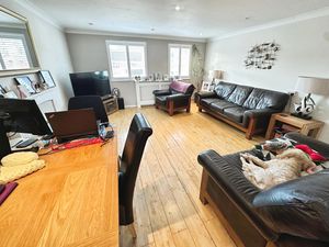 Holt Drive- click for photo gallery